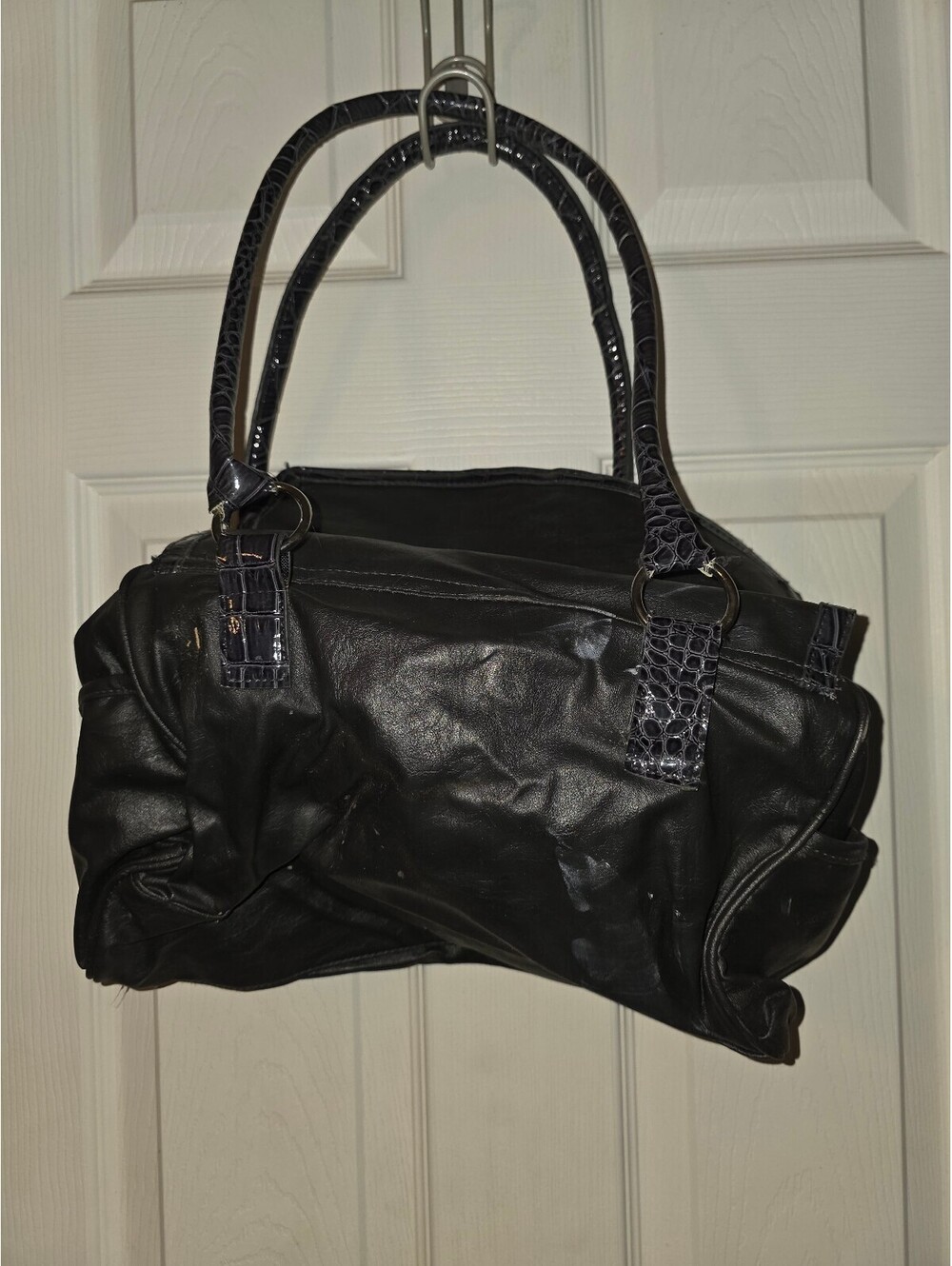 Black shoulder handbag